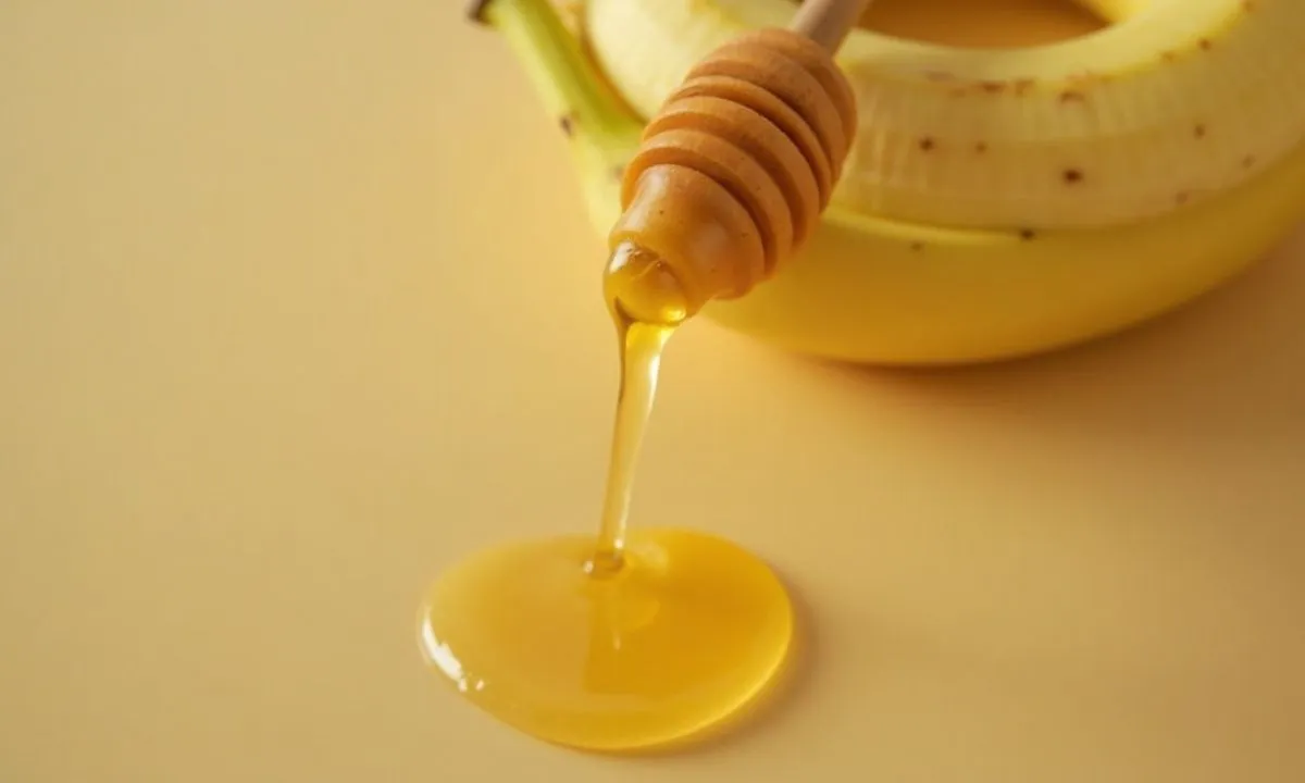 The one natural face mask with banana and honey that gives better glow than most serums